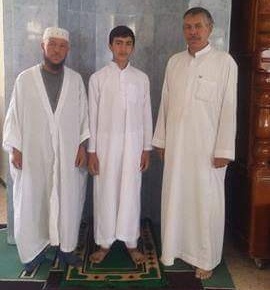 يعقوب طفل في ال13 يؤم صلاة التراويح بباتنة