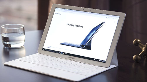 Réunit la famille de la presse