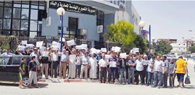 اعتصموا أمام مديرية البناء بباتنة