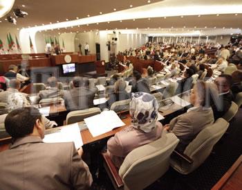 La coalition salue, l'opposition s'acharne