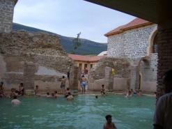 يستقطب عائلات من داخل الوطن وخارجه              حمام كسانة بالبويرة.. علاج وسياحة