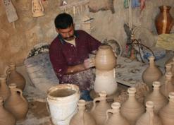 بهدف التعريف بالطاقات الإبداعية بجيجل              مديرية الثقافة تصدر دليلا للفنانين التشكيليين والغنائيين والحرفيين