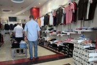 Les acheteurs se tournent vers le prêt-à-porter