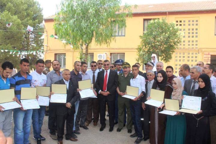 تكريم نخبة من المتفوقين الأوائل من مؤسسات قطاع التكوين والتعليم المهنيين بالجلفة