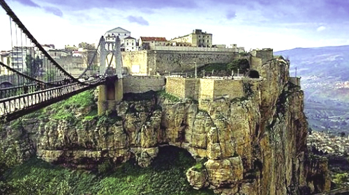 Constantine s'y invite en photos