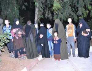 Deux familles de terroristes se rendent à l'ANP