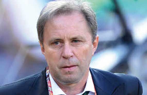 Contrairement à Halilhodzic et à Gourcuff, Rajevac .......