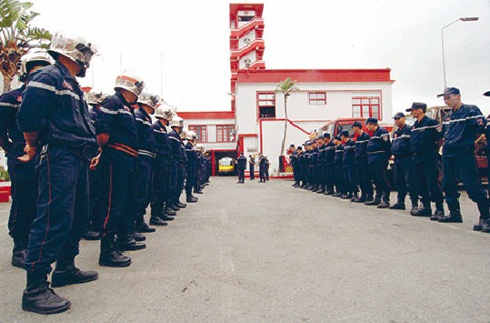 Installation d'une colonne mobile de la Protection civile