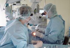 بعد توقيف استيرادها من الخارج              المؤسسة الإستشفائية لطب العيون بوهران تعاني عجزا في زرع القرنية