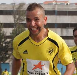 قائمة طويلة بأسماء المسرحين              بومشرة يقترب من شبيبة بجاية