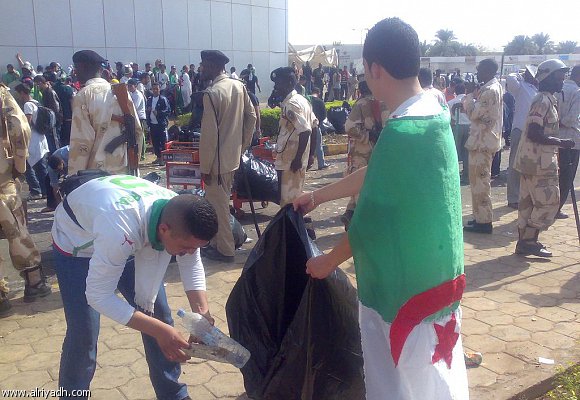 الجزائر تبدأ عملية إصلاح وسط نشاط الثورات العربية