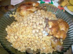 فيما تعد النسوة الذخيرة في فصل الصيف الأكلات الشعبية تطبع يوميات عنابة في فصلي الخريف والشتاء