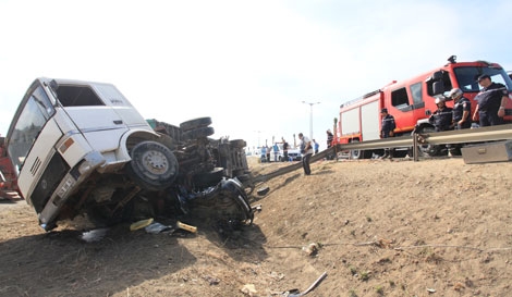 مصرع شخص وإصابة آخر في حادث مرور بالطريق السيار بغليزان