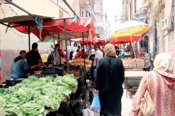 الوكلاء يرمون الكرة في معسكر تجار التجزئة ويؤكدون الوفرة منذ ثاني أيام العيد