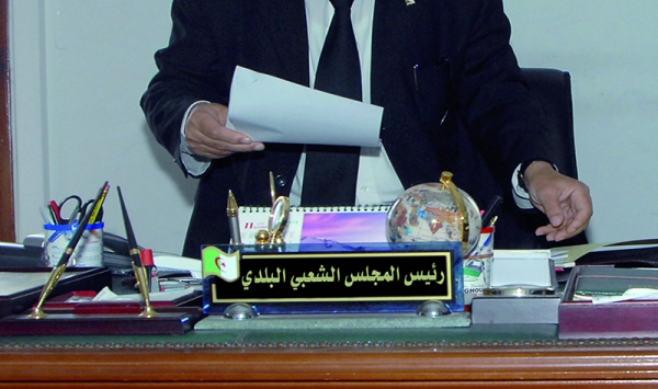 رئيس بلدية تمالوس بسكيكدة تحت الرقابة القضائية في قضايا نهب العقار