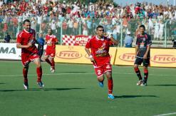 بعد الفوز برباعية ضد عنابة              لاعبو الشلف يكشرون عن أنيابهم ويبطلون الإشاعات