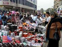 بسبب منعهم من عرض سلعهم بطريقة فوضوية              مشادات عنيفة بين الباعة الفوضويين وأفراد الشرطة بساحة الشهداء في العاصمة