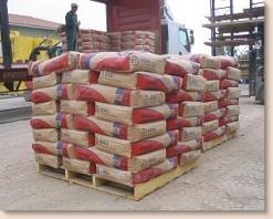 باشروا إضرابا عن الطعام واعتصاما أمام وزارة الصناعة تجار مواد البناء بالشلف يطالبون بالتحقيق في مصير 2.4 مليون طن من الإسمنت