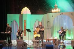 في حفل فني احتضنته قاعة الأطلس بالعاصمة              لونيس وجعفر آيت منڤلات يمتعان العاصميين بأجمل الأغاني القبائلية