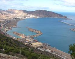 بعد الوقوف عند العمليات المشبوهة لبعض المتعاملين الإقتصاديين               تجميد نشاط 52 مستوردا بميناء وهران خلال السداسي الأول من 2010