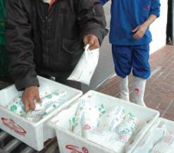 أسواق الولاية تعرف وفرة كبيرة في حليب البقر تيزي وزو تنتج يوميا 420 ألف لتر من الحليب المبستر