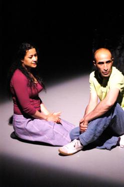 مايسة باي تدخل المسرح رفقة مليكة بلباي              مسرحية ”أزرق، أبيض، أخضر”  في مهرجان أفينيون الفرنسي