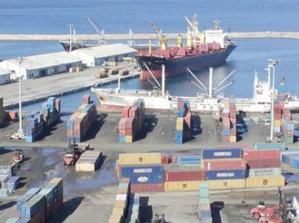 تصدير أكثر من 12 مليون طن من البضائع بميناء وهران