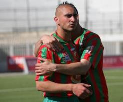 نجم شباب قسنطينة حجاج فضيل لـ”الفجر”              “سعيد بمساهمتي في العودة إلى القسم الأول ومنبهر بأنصار السنافر ”