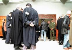 احترف “مهنته” منذ 13 سنة مقابل 5 آلاف دينار للوثيقة              محكمة البليدة تدين متهما بتزوير وثائق إدارية