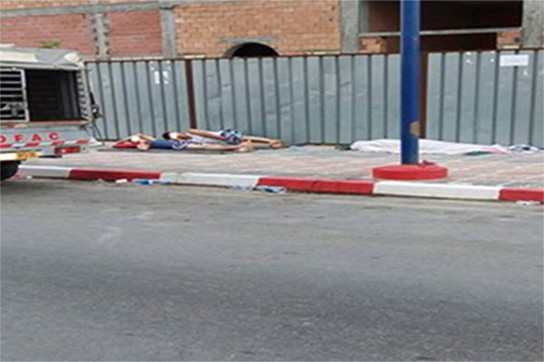 شباب يحوّلون أرصفة بجاية إلى فنادق بنجوم السماء