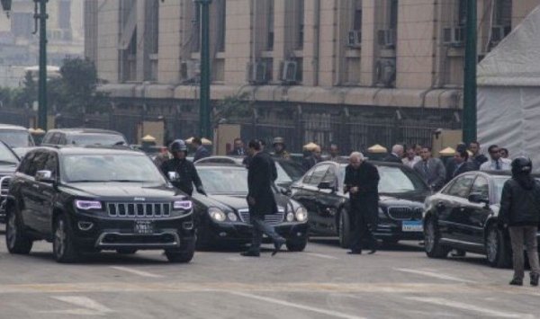 بالفيديو.. سائقو سيارات أمير سعودي يحتجون في باريس