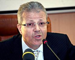 قررت الإضراب المتجدد بداية من 25 أفريل مدعما بمسيرات واعتصامات              النقابات تستعمل التلاميذ رهينة للضغط على الحكومة وتهدد بسنة بيضاء