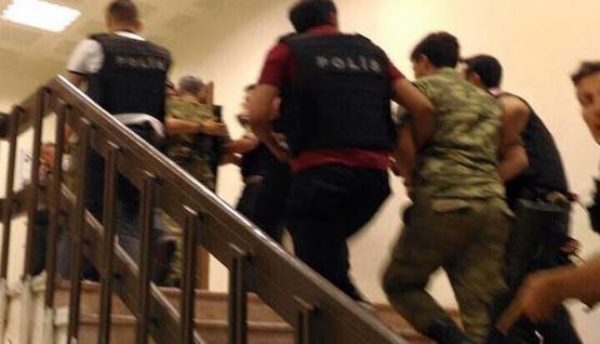 بدأ القبض على بعض المتمدردين