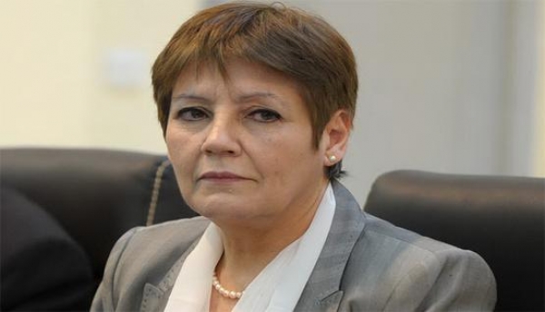 بن غبريت تؤكد بأن تطبيق المقترحات مرهون بتوقيع سلال