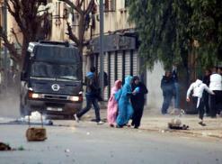 مئات السكان ينتفضون ضد حرمان منطقتهم من المشاريع التنموية              احتجاجات عارمة تجتاح بلديات الوادي