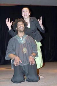 انطلاق الأيام المسرحية الثانية عشر بالولاية               “تفّاح علّولة” تقطفه “رحاب” في ورقلة