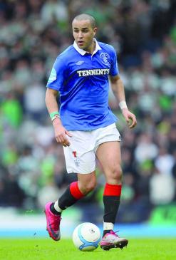 أدخله ضمن برنامج تحضيره للموسم الجديد في “البريمر ليغ”              كوينز بارك رنجرز الإنجليزي يخطط لضم بوڤرة