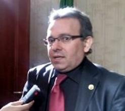 قال إن الباب التركي مفتوح أمام الباحثين الجزائريين، الباحث التركي دلاقر كرار لـ”الفجر”              سلمت الجزائر 120 وثيقة عن الأمير، وقد أحضر كتابا عن تلمسان