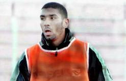 وسط ميدان وفاق سطيف خالد لموشية لـ”الفجر”              هزيمتنا أمام الحراش في البطولة لن تثني من عزيمتنا في الوصول لنهائي الكأس”