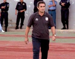 مدرب شبيبة بجاية جمال مناد لـ”الفجر”              “لم أدر ظهري للصحافة والتواجد في إحدى المراتب الأولى ليس مستحيلا”