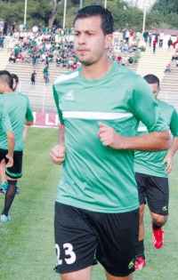 معيزة يتراجع عن قراره و يمضي لإتحاد عنابة