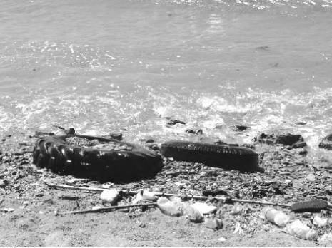 Inquiétante affluence sur les plages interdites à la baignade