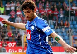 عنتر يحيى قلب دفاع الخضر ونادي بوخوم الألماني              “تنتظرنا معركة شرسة أمام المغرب في الدار البيضاء وهدفنا الفوز”