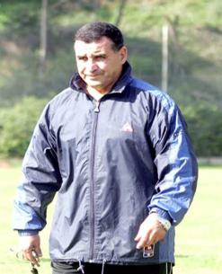 يريد مباراة ودية للبليدة هذا الأسبوع              إفتيسان يلمح إلى الرحيل في حال الخسارة أمام عنابة