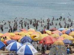 أكثر من 300 ألف مصطاف بشواطئ عنابة المحروسة في 15 يوما