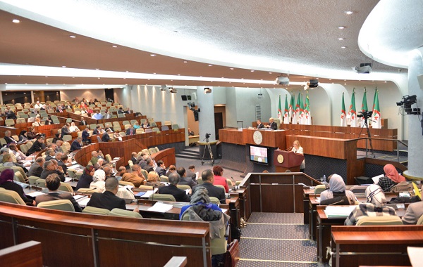 نواب يتبرؤون من مطلب مساواة أجورهم مع أجور الوزراء