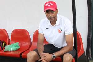 مدرب غليزان بطالب الإدارة بتدعيم فريقه بلاعبين من ذوي الخبرة