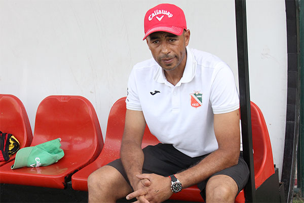 مدرب غليزان بطالب الإدارة بتدعيم فريقه بلاعبين من ذوي الخبرة