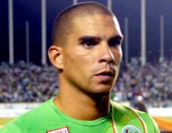 اللاعب الدولي كارل مجاني لـ”الفجر”              “التأهل سيلعب بنسبة كبيرة بالمغرب ومستوى الخضر سيتحسن بعد فوز عنابة”