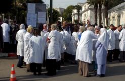 الممرضون يهددون بالاستقالات الجماعية بمستشفيات جيجل              المرضى يستغيثون بعد قرار النقابة بتخفيض الخدمات شبه الطبية